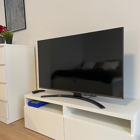 Charming Apartment Near City Center Вена Экстерьер фото