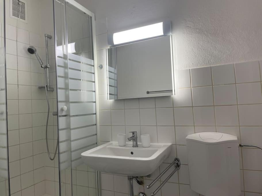 Charming Apartment Near City Center Вена Экстерьер фото